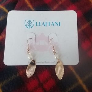 Leaffani dangle feather pearl gold earrings
